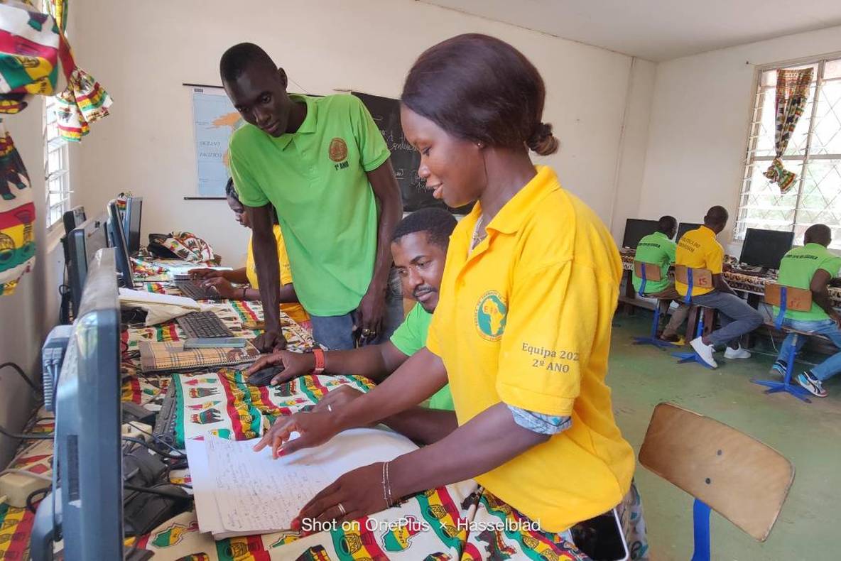 DNS BACHIL STUDENTS SOLVING DMM TASKS