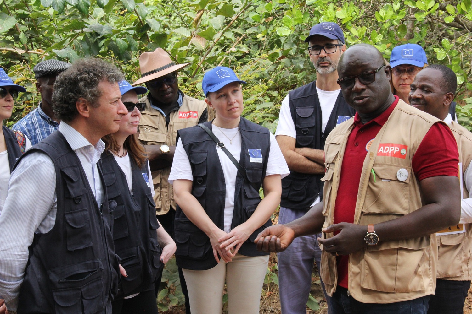 EU Equipa de visita com o Diretor Executivo da ADPP GB